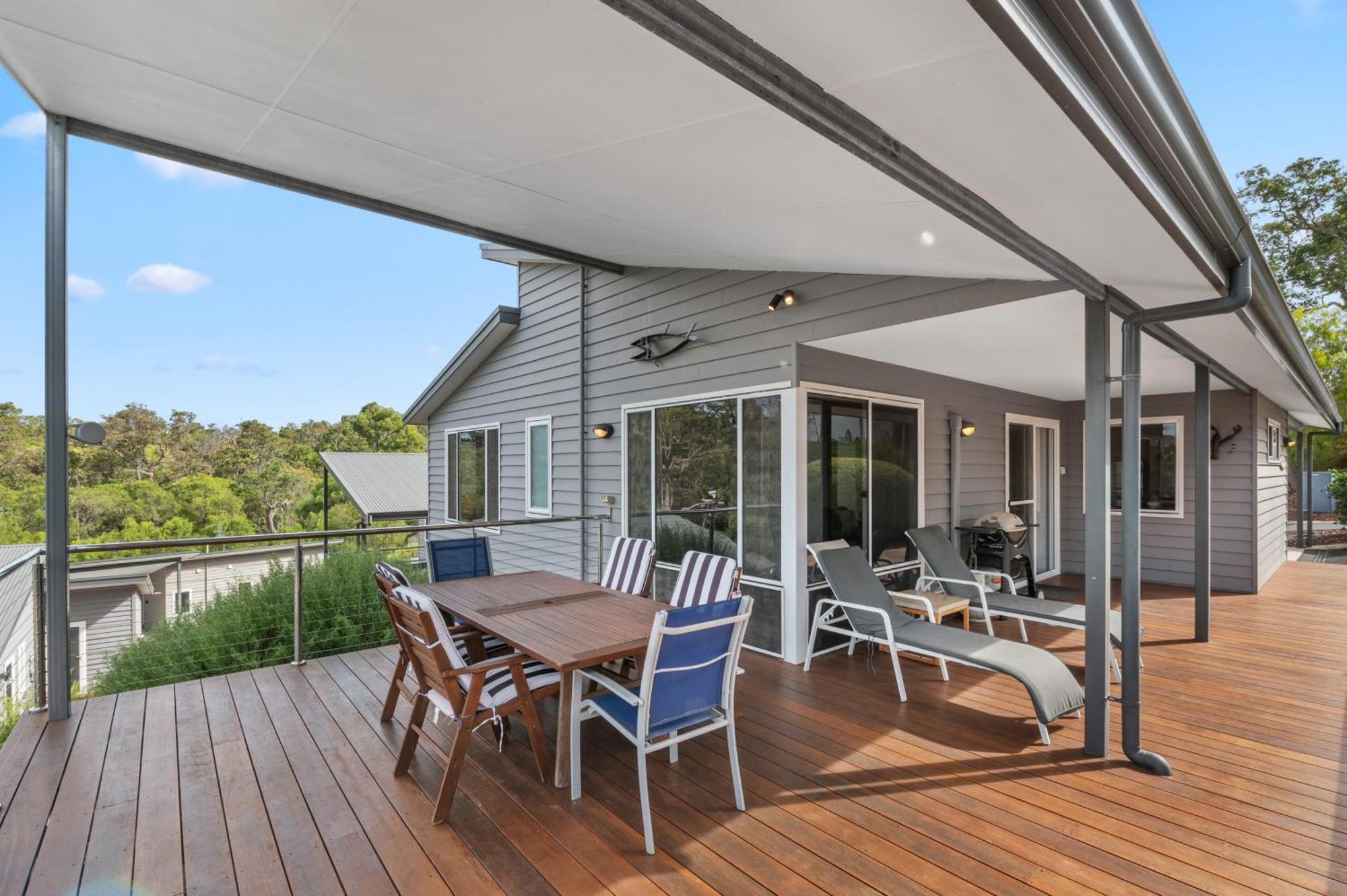 Holiday home Surfs Up